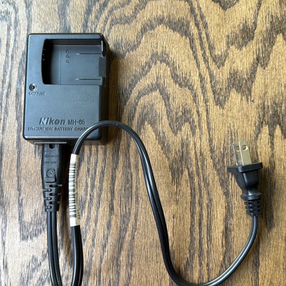 Nikon MH 65 Lithium Ion Battery Charger